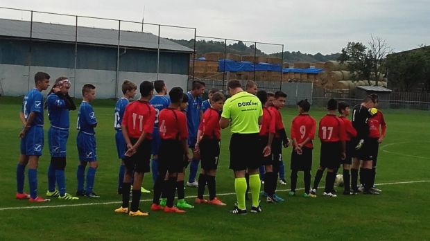 U15
